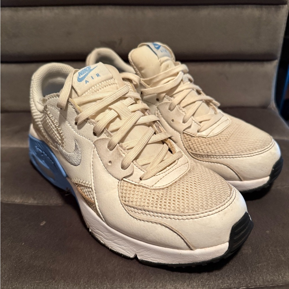 Nike Women’s Cream Sneakers with Light Blue Heel